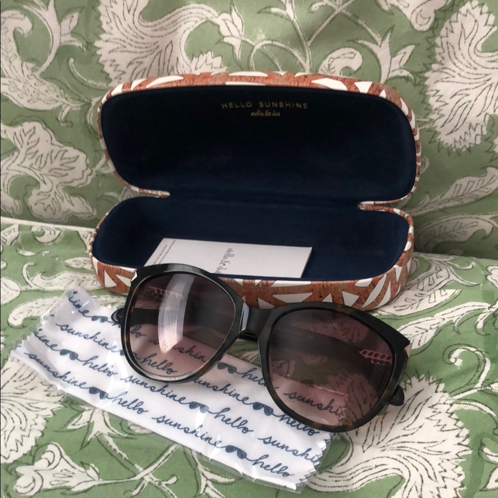 Stella & Dot Sunglasses with Case
